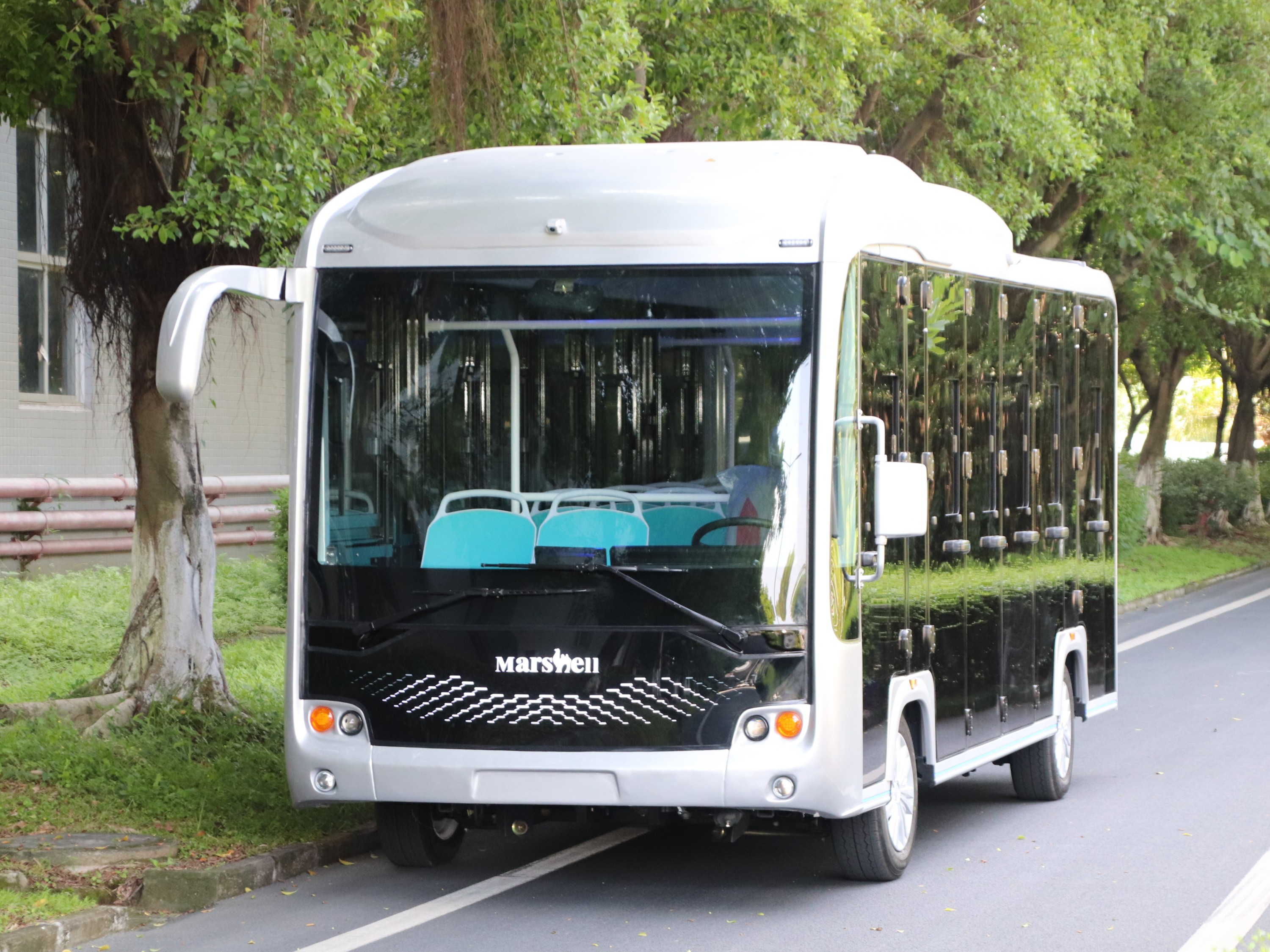 二十三座封閉電動(dòng)觀光車
